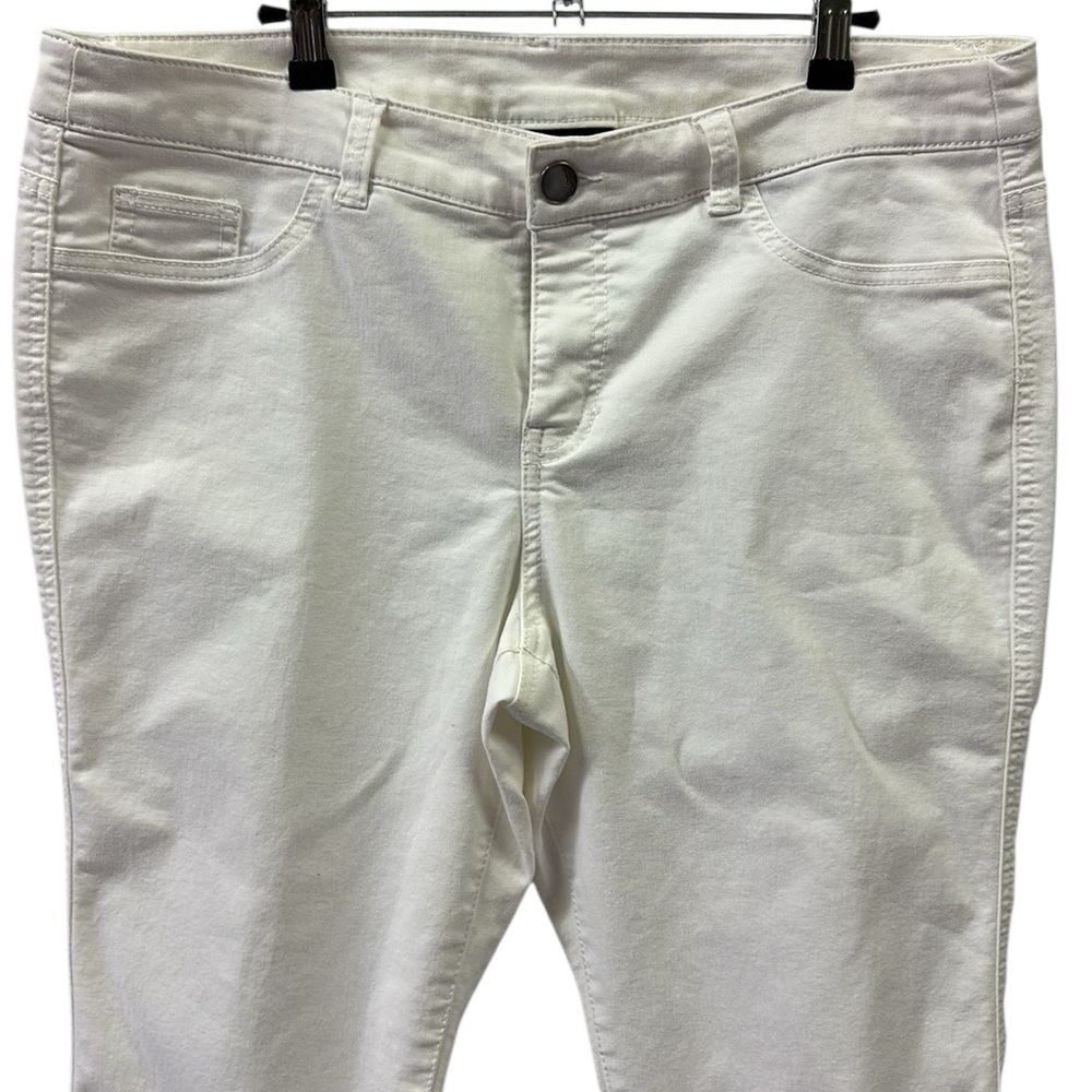 Style & Co White Stretch Denim Mid Rise Cropped Capri Jeans Womens Petite 14 - Picture 2 of 6